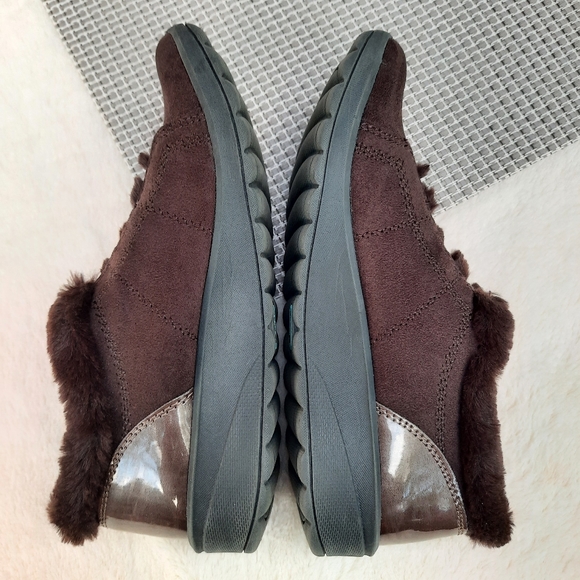 Bzees Golden Comfort Slip On Faux Fur Suedette Cushioned Sneaker Brown 8.5 - Picture 9 of 12